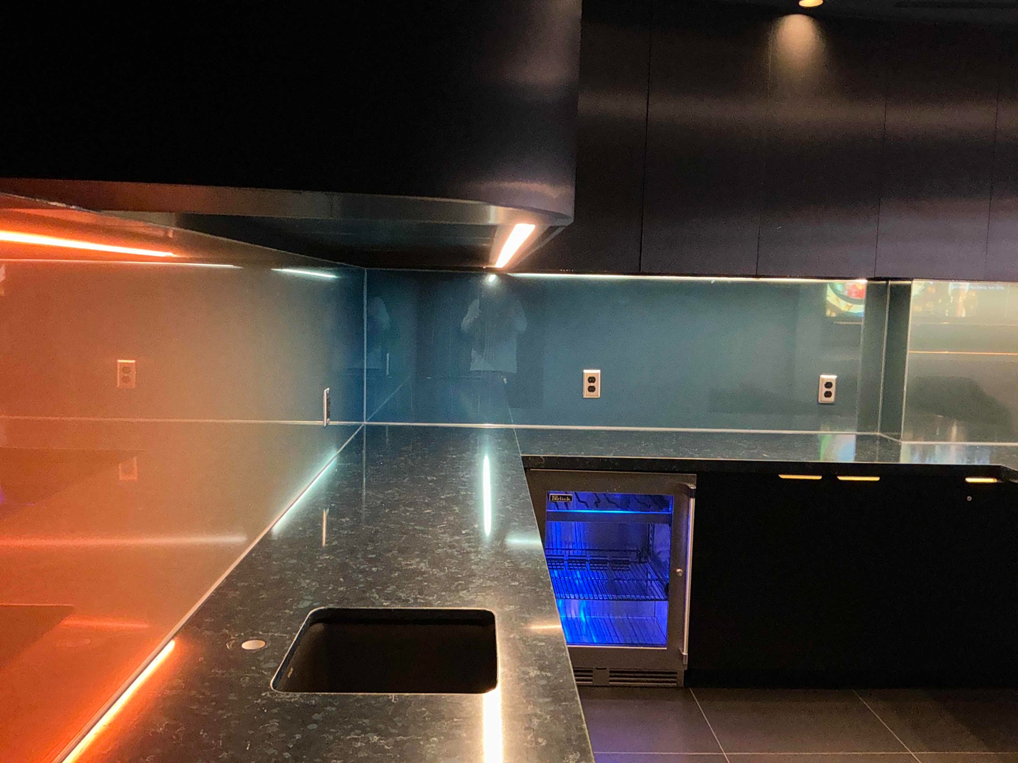 Sphere Glass Repair — Glass repair / kitchen — wide alternate angle
